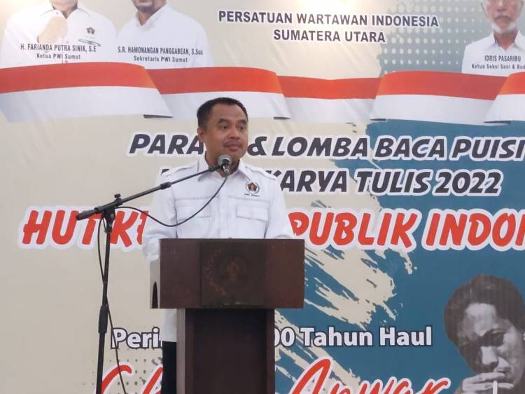 Ketua PWI Sumut Tutup Parade Puisi, Kumandangkan Puisi Berjudul "ISTRIKU"