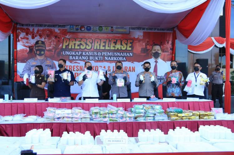 Polda Jatim Musnahkan Sabu 236,79 kg, Ekstasi 11 Ribu Butir, Ganja 57 kg dan Jutaan Butir Obat Keras