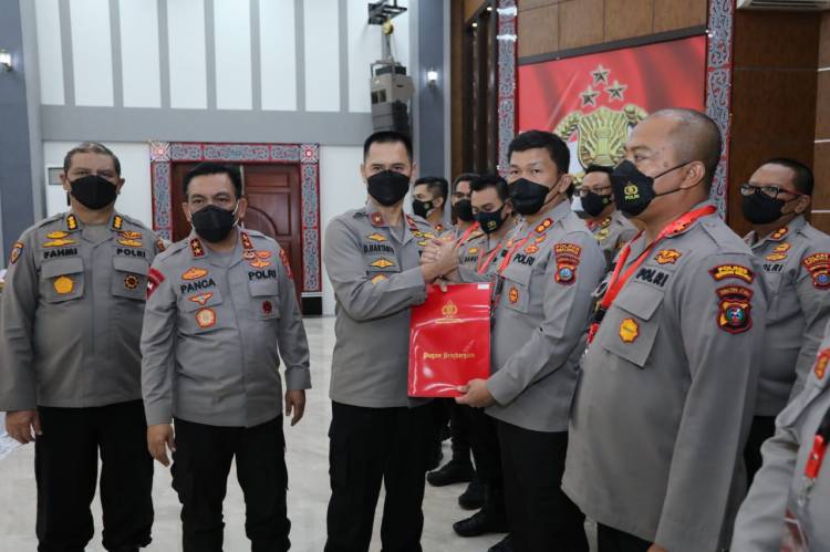 Kapolres Simalungun Terima 3 Penghargaan dari Kapolda dan Wakapolda Sumut