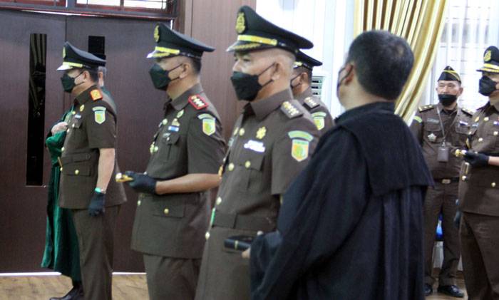 Kajati Sumut Lantik Wakajati, Aspidmil, 5 Kajari dan Koordinator, Idianto : Bekerjalah dengan Profesional dan Proporsional