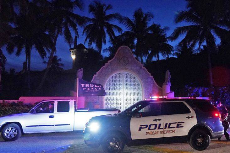 FBI Geledah Kediaman Mantan Presiden Donald Trump, Ada Apa?