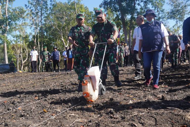 Kasad Kembali Resmikan 10 Tambahan Pompa Hidram Untuk Mayarakat di Kab TTS