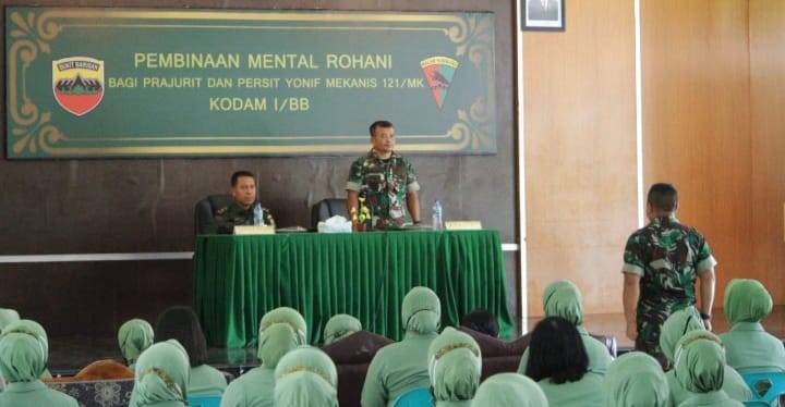 Prajurit & Ibu Persit Yonif Mek 121/MK Terima Pembekalan dari Tim Pembinaan Mental Rohani Kodam I/BB