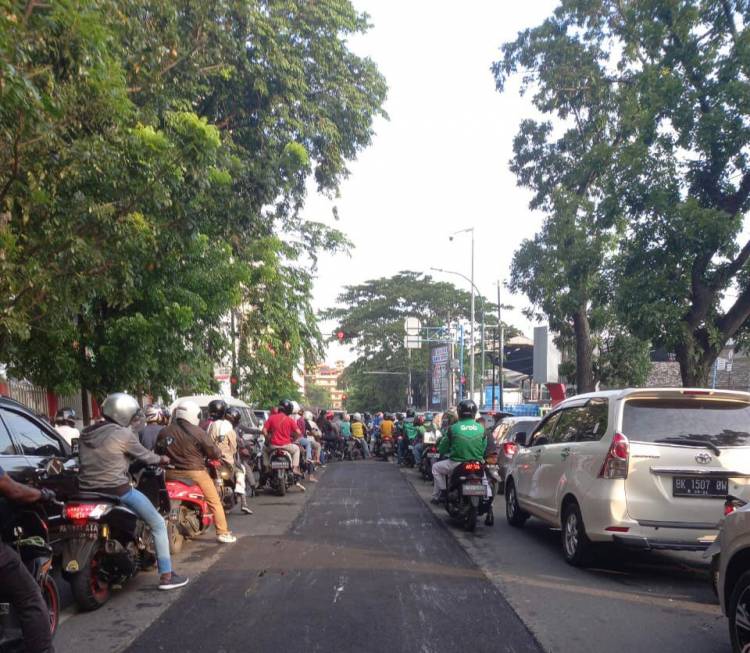 Normalisasi Drainase di Jalan Gaharu, Perwira II, Mandala By Pass, dan Aksara