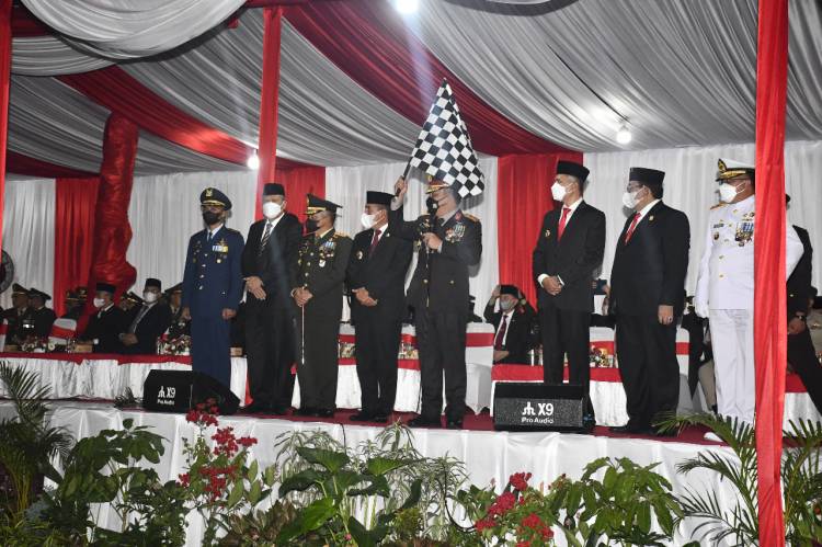 Pangdam I/BB Bersama Forkopimda Lepas Pawai Ribuan Obor