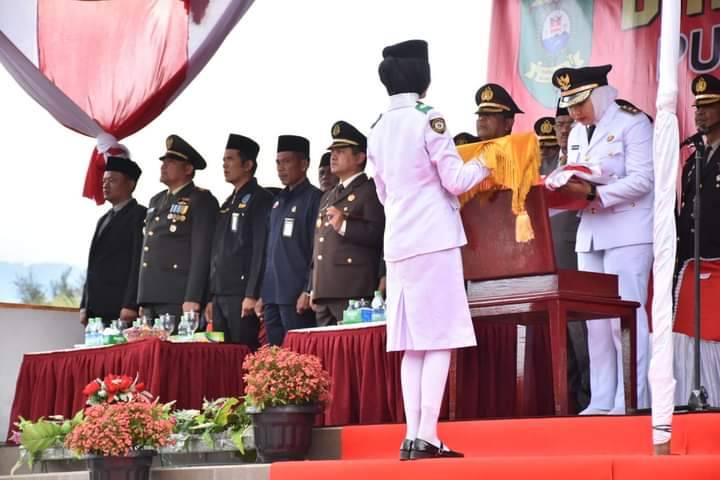 Wakil Bupati Madina Pimpin Upacara Penurunan Bendera