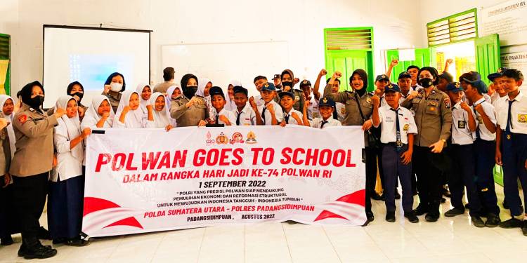 Polres Padangsidimpuan Sambangi Pelajar Sekolah Dalam Rangka HUT Polwan ke-74