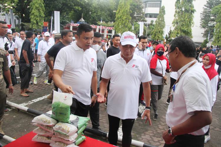 Gubernur Edy Rahmayadi Lepas Ribuan Peserta  Gerak Jalan Sambut HUT Ke-77 Kemerdekaan RI