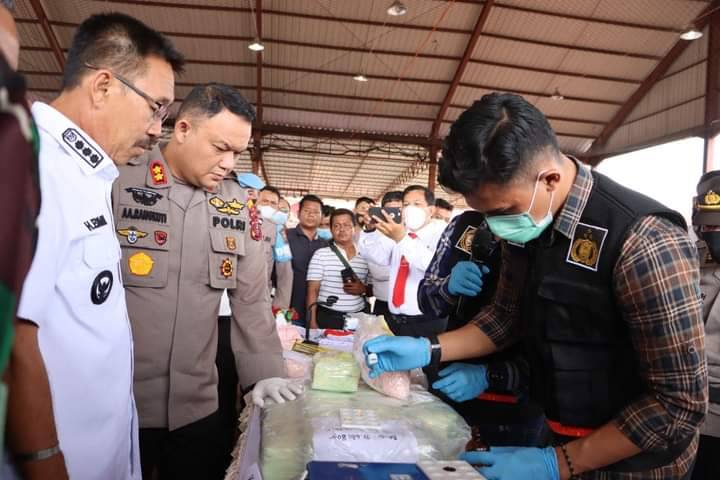 Polres Labuhanbatu Beserta Forkopimda  Musnahkan Barang Bukti Narkotika
