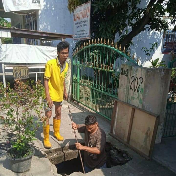 Dinas PU Kota Medan Perbaiki Jalan dan Normalisasi Drainase Di Kec. Medan Tembung dan Medan Timur