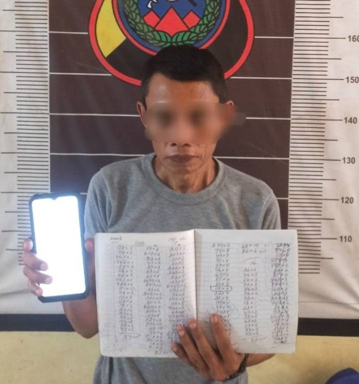 Personil Polsek Lima Puluh Ciduk Juru Tulis Togel