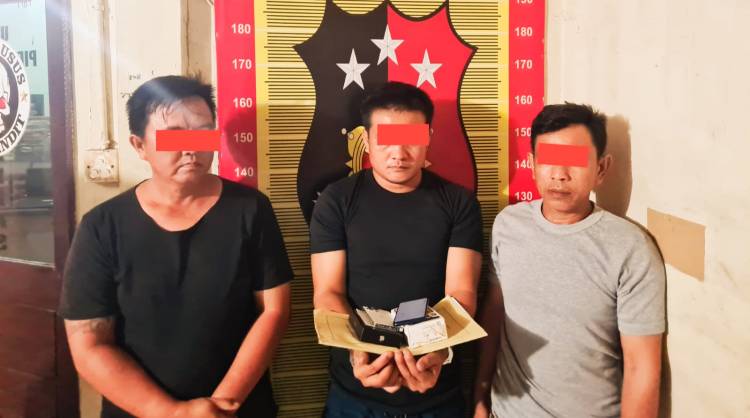 Tergiur Handpone Dalam Rumah Kontrakan, Ke Terali Besi