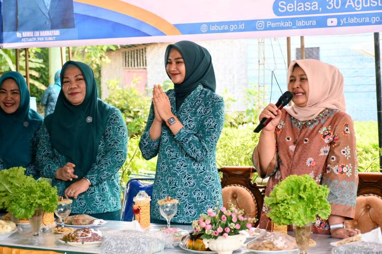 Masyarakat Desa Simpang Empat Sambut Hangat Nawal Lubis