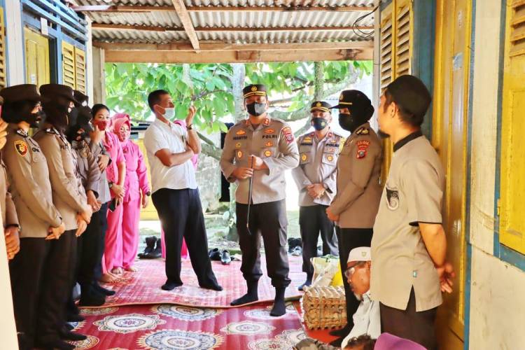 Polres Padangsidimpuan Melakukan Ajangsana Ke LKS Lanjut Usia Ma'arif Muslimin