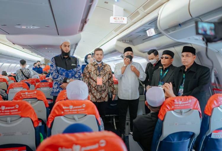Aulia Rachman Lepas 413 Jamaah Umrah, Ikhlas & Fokus Beribadah