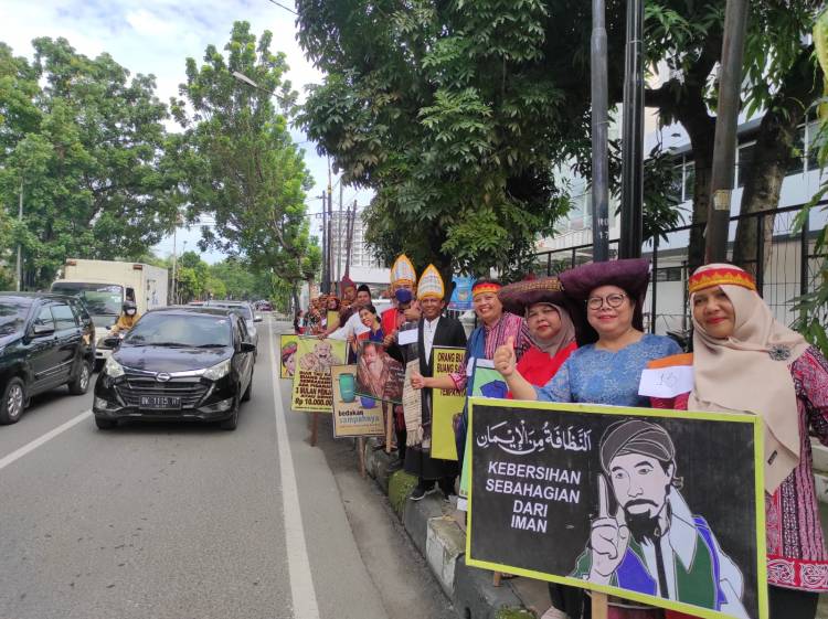 Lurah Babura Beserta Jajaran Sosialisasikan Kebersihan Kepada Masyarakat
