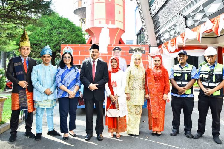 Dirut Perumda Tirtanadi Ikuti Upacara HUT RI Pemprovsu dan Berpartisipasi Mobil Hias