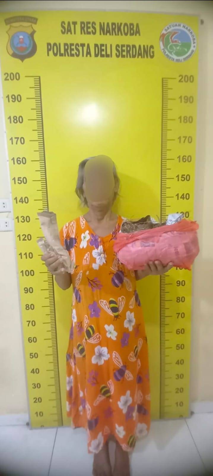 Usia Mulai Renta, Wanita ini Harus Menikmati di Kantor Polisi