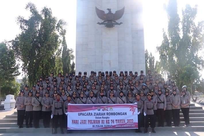 Hari jadi Polwan ke 74, Polwan Polda Sumut Ziarah dan Tabur Bunga ke Taman Makam Pahlawan