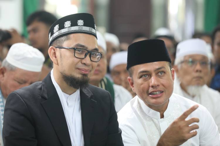 Jokowi, Edy Rahmayadi, Adi Hidayat dan Ribuan Masyarakat Hadiri Haul H Anif