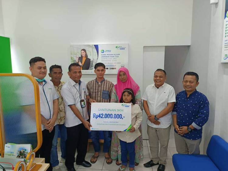 Ahli Waris Anggota PWI Madina Terima Santunan Rp 42 Juta: Terima Kasih PWI Sumut