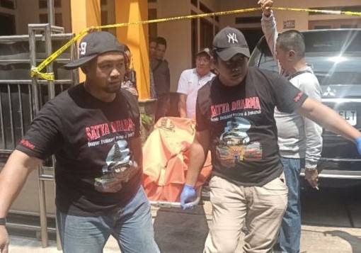 Anak Durhaka, Tusuk Ibu Kandung Puluhan Kali di Meja Makan