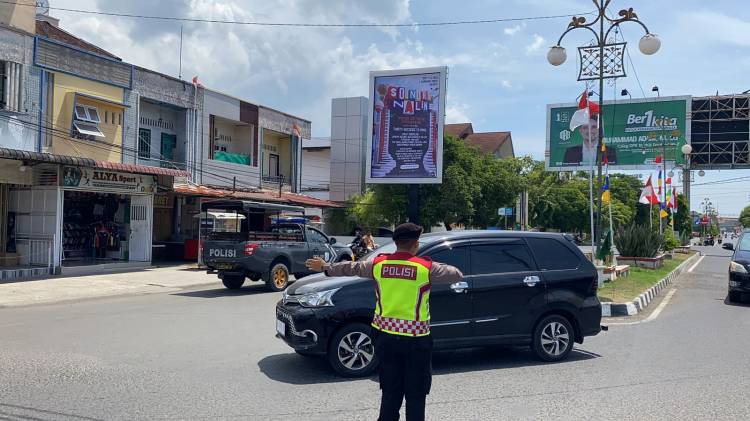 Beri Kenyamanan Pada Pengendara, Tim URC Polres Lhokseumawe Atur Lalin di Dua Titik