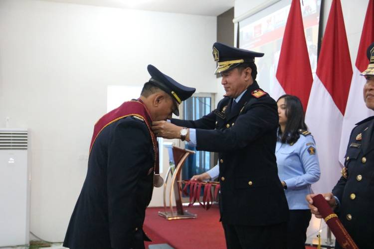 25 Orang Pegawai Kemekumham Sumut Menjalani Prosesi Wisuda Purnabakti Pengayoman