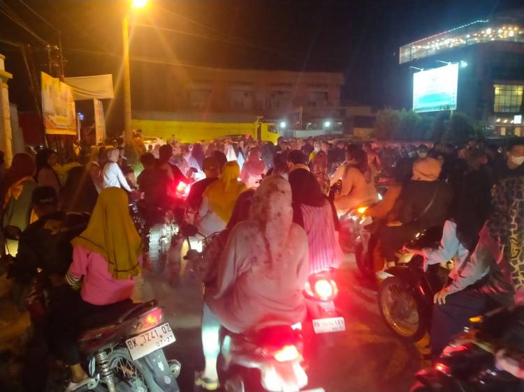 Seakan Warga Kabupaten Asahan Ngumpul Diarena PSBD