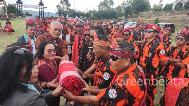 Ulos Sepanjang 1000 Meter Akan Diarak Keliling Danau Toba Selama 3 Hari