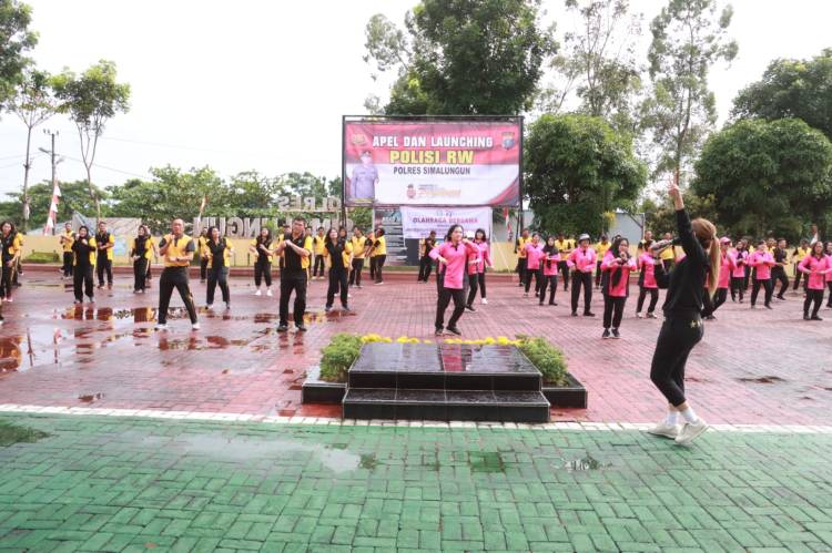 Olahraga Bersama Dalam Rangka Hari Kesatuan Gerak Bhayangkari ke-71 dan Hari Jadi Ke-75 Polisi Wanita RI