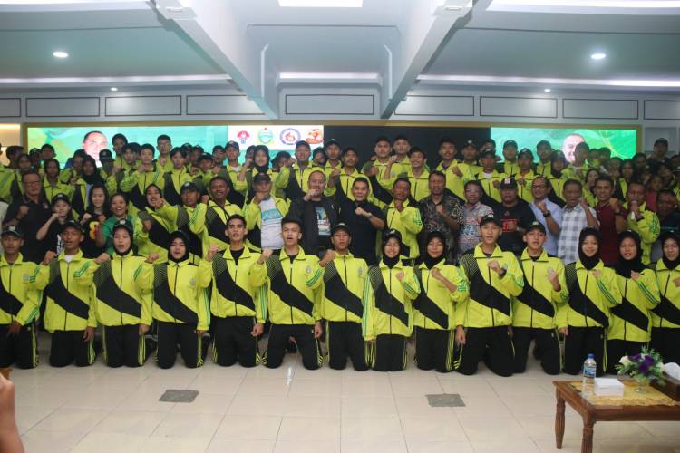Kepala Dispora Lepas Kontingen Sumut Ikuti POPNAS XVI Sumsel
