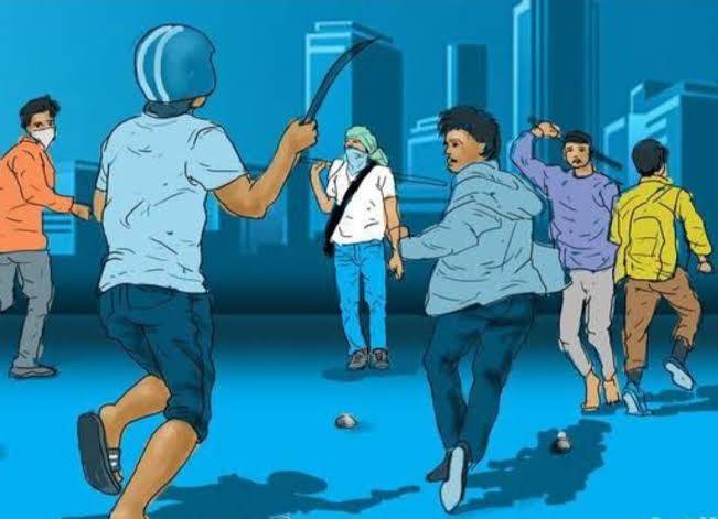 Bar-bar....!!!  Puluhan Pria Cepak Hancurkan Rumah Warga di Belawan