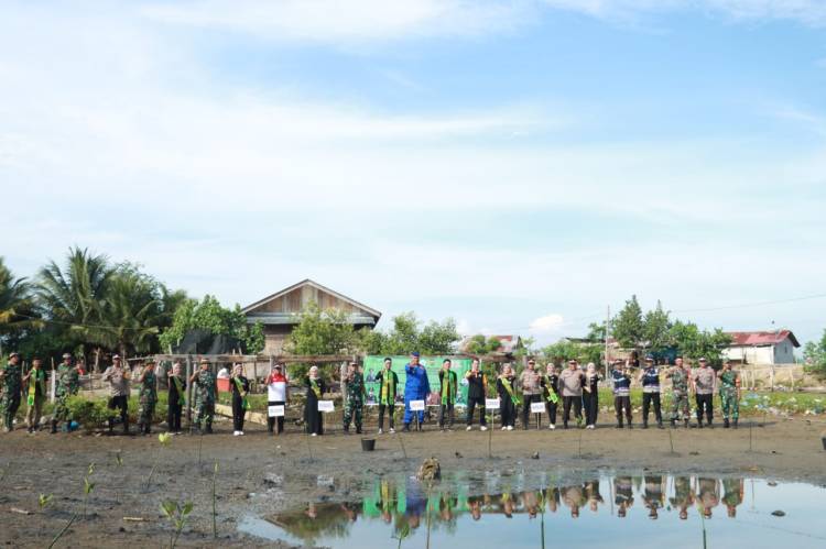 Polri Lestarikan Negeri, Polres Lhokseumawe Tanam 1250 Pohon