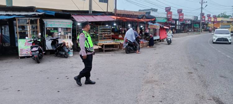 Strong Poin Pagi, Personel Polsek Samudera Peduli dengan Keselamatan Pengendara