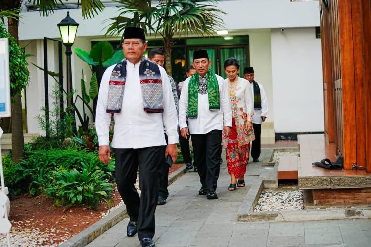 Panglima TNI dan Ketum Dharma Pertiwi Turut Memeriahkan Acara &ldquo;Istana Berkebaya&rdquo;