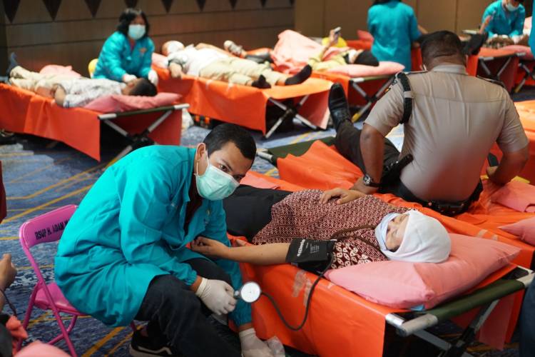 RSUP HAM Gelar Donor Darah Mobile