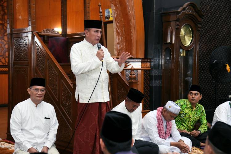 Salurkan 800 Asuransi Jiwa, Edy Rahmayadi Berharap Nelayan Sibolga dan Tapteng Lebih Makmur