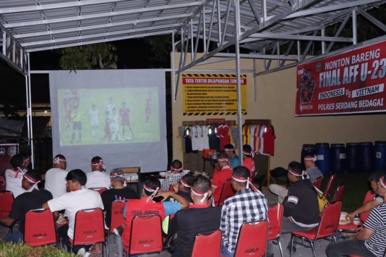 Polres Sergai Dan Wartawan Nobar di Laga Final AFF U-23 Indonesia vs Vietnam