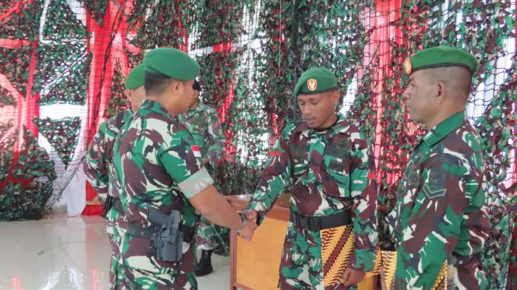 Dandim 1710/Mimika Pimpin Acara Tradisi Korp Raport Pindah Satuan