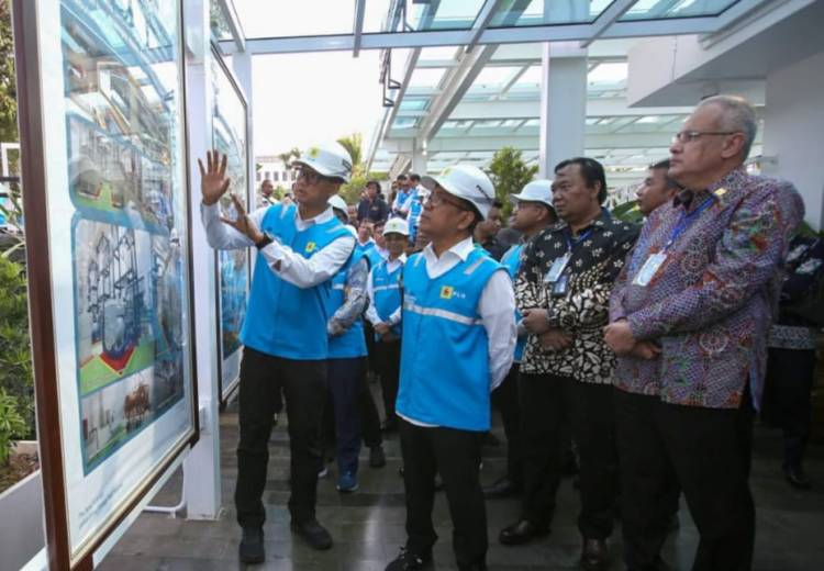 Mensesneg Resmikan Revitalisasi Kelistrikan PLN di Istana Kepresidenan