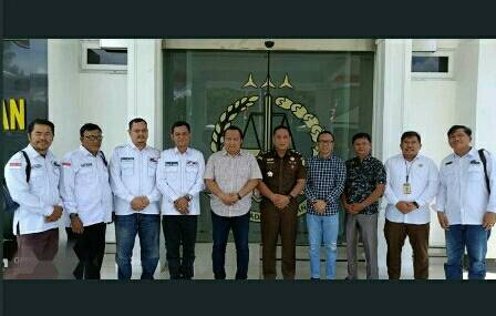 Pengurus SMSI  Silaturrahmi Dengan Kajari Labusel