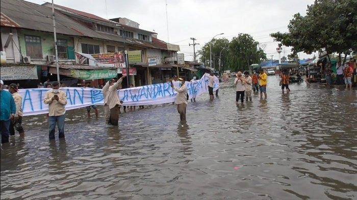 Ribuan Rumah Pesisir Utara Medan Direndam Banjir Rob