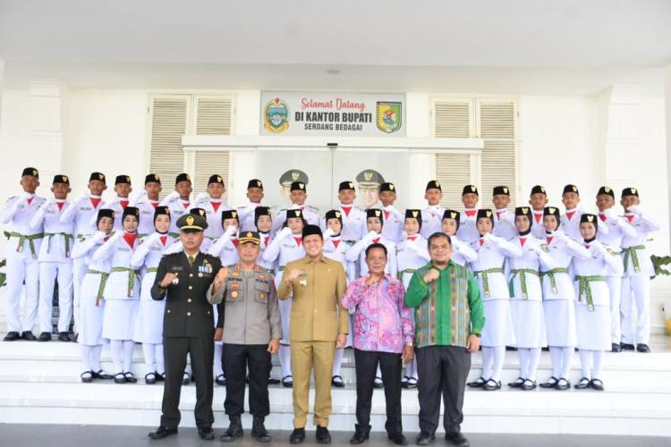 HUT RI ke-78, Wabup Sergai Kukuhkan 33 Paskibraka