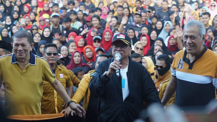 Ribuan Massa Hanura Senam Pagi Bersama Ketum DPP Hanura Osman Sapta Odang, OSO : Halo  Medan, Hanura Harus Menang Pemilu 2024