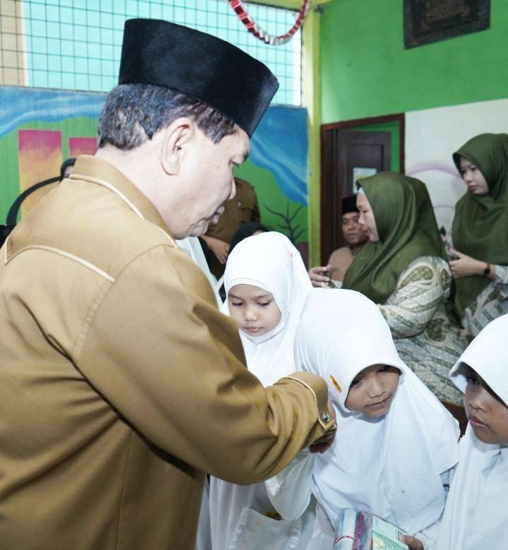 Pemkab Asahan Dan TP.PKK Salurkan Bantuan Sembako Jelang HUT RI ke 78