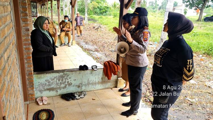 Kapolsek Medan Tuntungan Bersama Lurah dan Kepling Door To Door Ajak Warga Jaga Kamtibmas