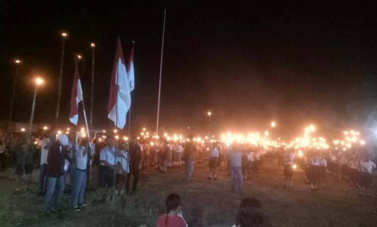 Semarak HUT RI ke-78, Ratusan Pelajar Meriahkan Pawai Obor di Toma