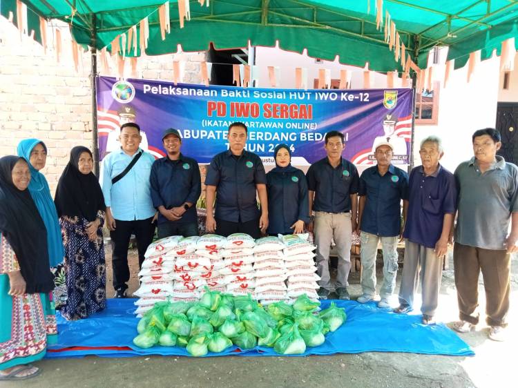 Rayakan HUT IWO Ke 12, PD IWO Kab Sergai Bagi Bagikan Sembako