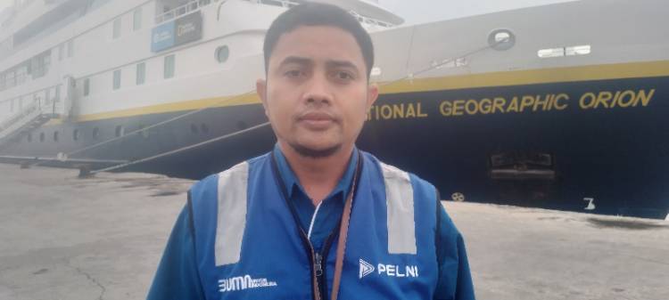 Kapal Boyong 76 Turis Asing Tiba di.Belawan